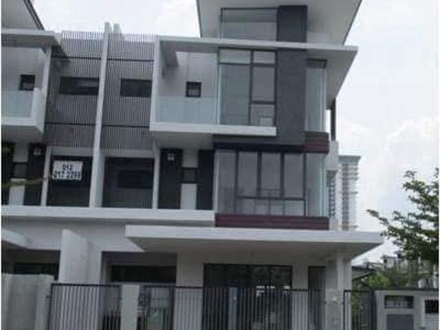 3 Storey house Mutiara Heights