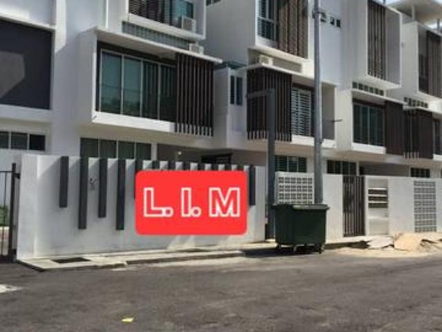 3 Storey Link House at Air Itam