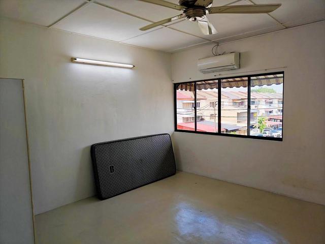 3 Storey Link House for rent in Taman Sri Muda Seksyen 25 Shah Alam