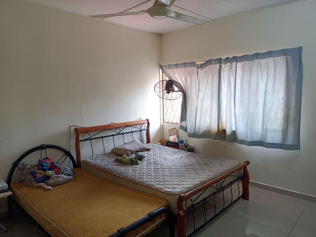 3 storey link house for sale in Taman Sri Muda Seksyen 25 Shah Alam