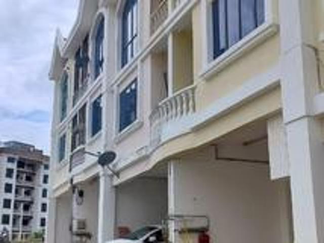 3 Storey Link House Krystal Court Sungai Nibong furnished For Sale