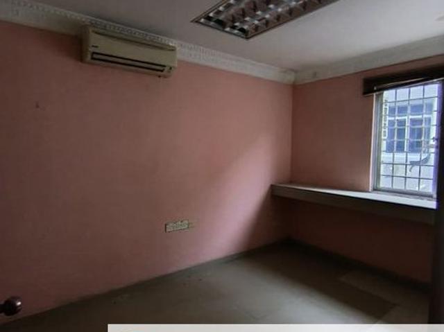3 storey lot at Taman Intan, Klang