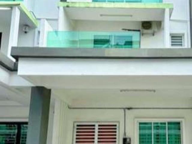 3 Storey Maple Residence Butterworth