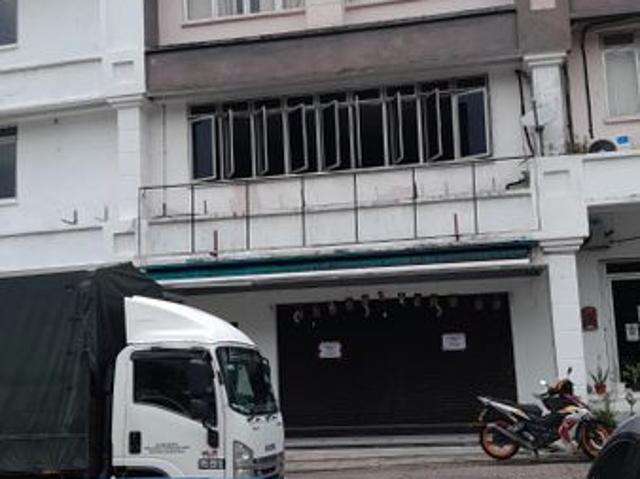 3 Storey Shoplot Office For Sales Seksyen 13