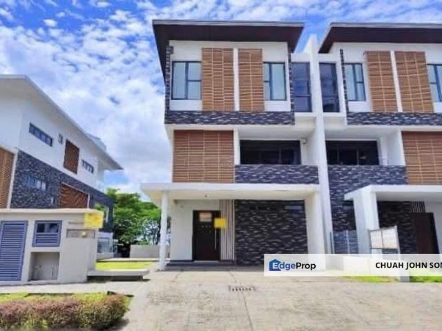3 Storey Semi D House @ Shah Alam, Selangor