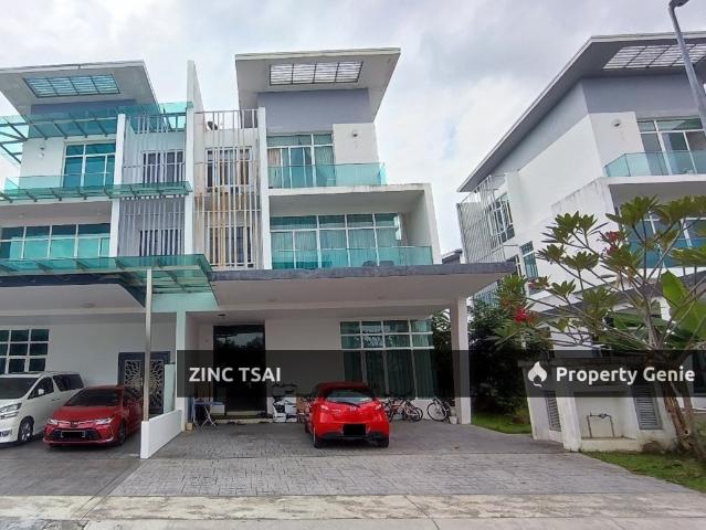 3 Storey Semi D @ Clover @ Garden Residence {Save RM 165,000} 10 min to DPULZE Shopping Centre
