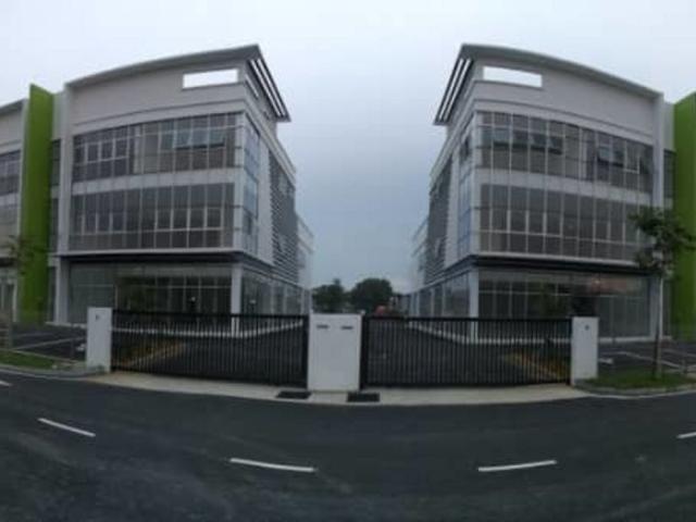 3 Storey Semi D Factory Warehouse [LARGE OFFICE SPACE]