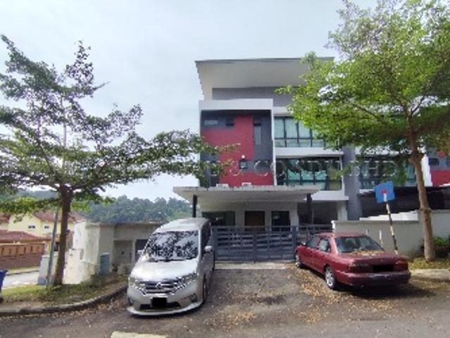 3 Storey Semi Detached House, Corner Lot