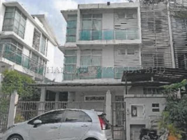 3 Storey Semi Detached House, Renovated