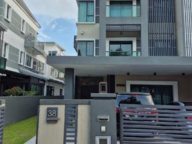 3 storey semid for rent ridgewood bercham