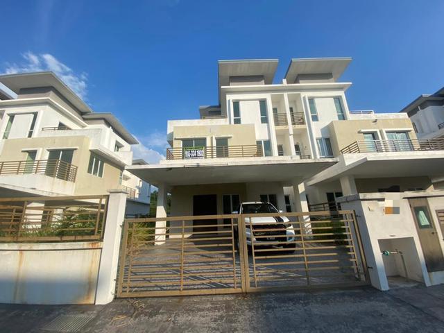 3 Storey SemiD Regency Parc Saujana Bandar Country Homes Rawang