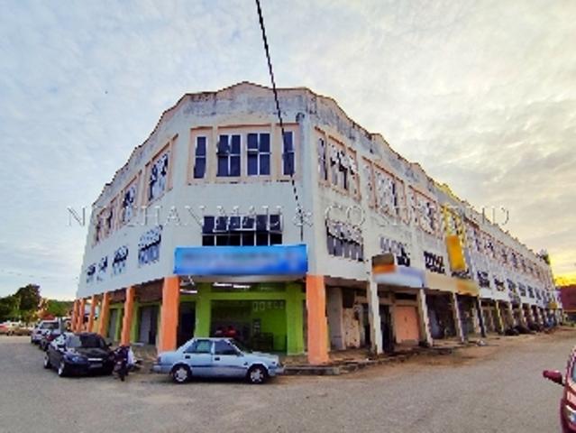 3 Storey Shop Office, Corner Lot
