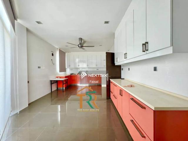 3 Storey Shop For Sale in Skudai, Taman Sutera Utama