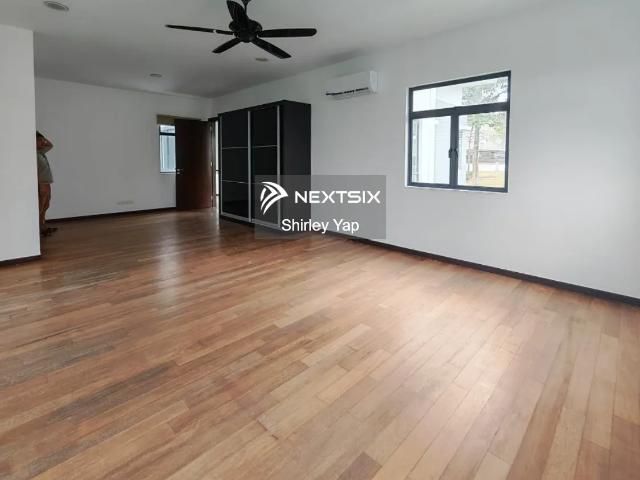 3 storey shoplot 22x80sqft First floor For Rent