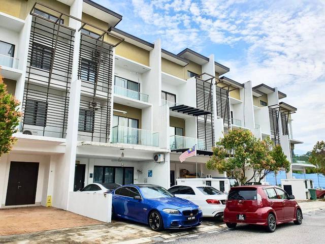 3 Storey Superlink House Anggun 3 Emerald Rawang