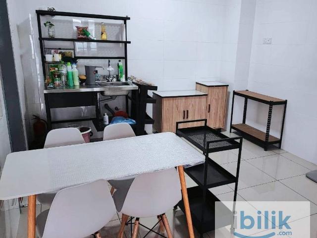 3 storeys luxury / hgh security/ private bathroom / comfy & zen middle room at taman meranti jaya, puchong