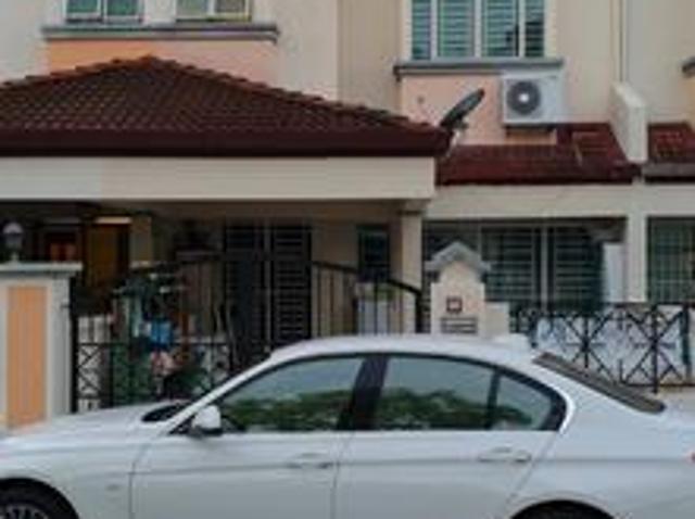 3 storeys terrace house Sg Ara