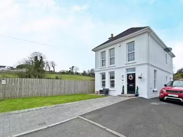 3 Strand Place