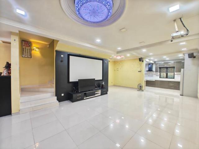 3 Sty Terrace Venture Heights Balakong Reno Guarded Super Cheap