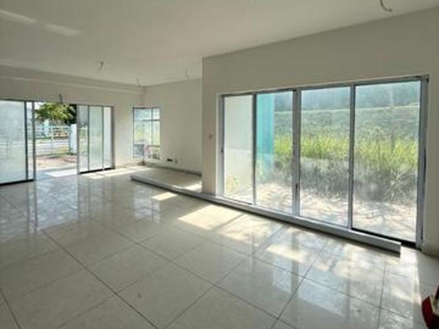 3 Sty End Lot Terrace House 5R4B The Clover Homes Semenyih