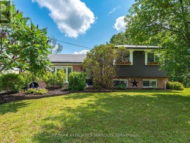 3 Sunset Drive, Rideau Lakes, ON, K7A 4S5 house for sale | Listing ID X13653 | Royal LePage