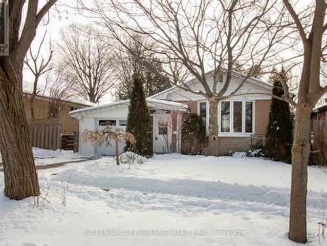 3 Scotchdale Avenue, Toronto Eglinton East, ON, M1J 2N4 house for sale | Listing ID E11971 | Royal LePage