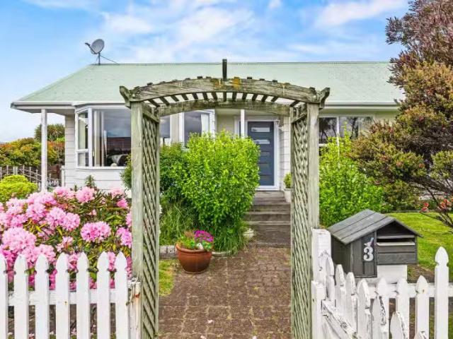3 Sharda Grove, Paraparaumu Beach, Kapiti Coast