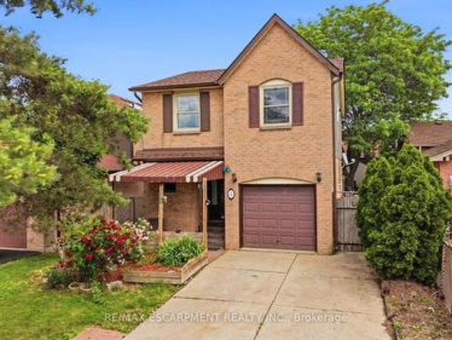 3 Twinoaks Crescent, Hamilton, ON, L8J 2E6 house for sale | Listing ID X13493 | Royal LePage