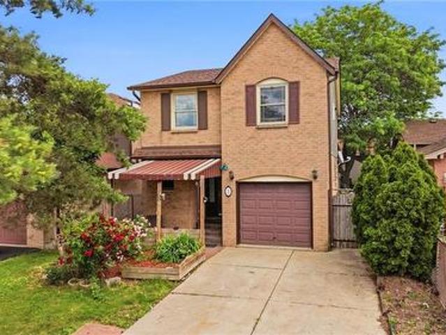 3 Twinoaks Crescent, Stoney Creek, ON, L8J 2E6 house for sale | Listing ID 40837 | Royal LePage