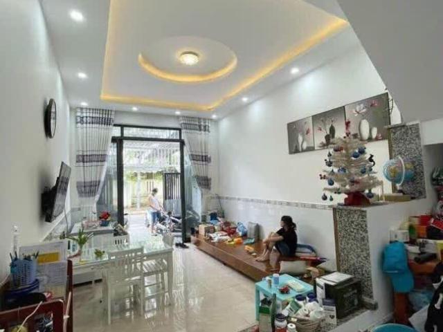 3 tỷ 8 55m2 2 tầng hoàn công hxh đường số 6, tnpb, q9