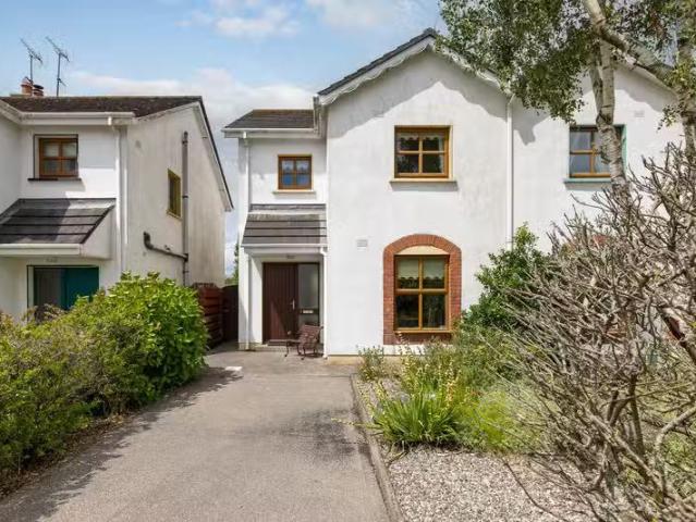 3 Tinteskin Close, Kilmuckridge, Co. Wexford, Y25WF83 is for s.