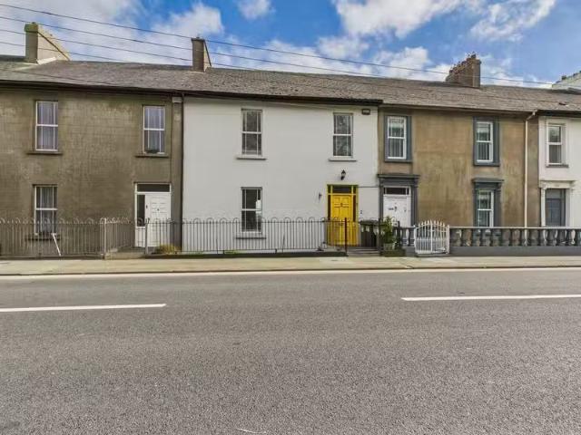 3 Tivoli Terrace, Tramore, Co. Waterford, X91XK35 is for sale