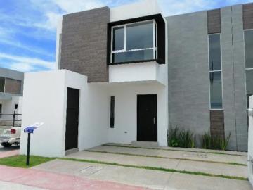 3 ultimas casas en coto al sur y minutos del centro de la ciudad