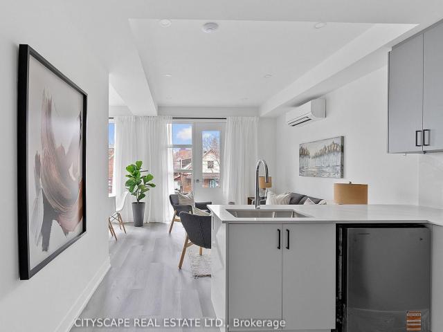 3 Upper 587 Oakwood Avenue, York | Terminated, C13485 | Condos. Ca