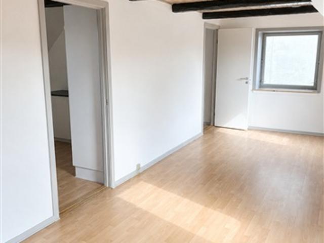 3 vær. lejlighed på 84 m2 med eget køkken og badeværelse, Hobro, Nordjylland