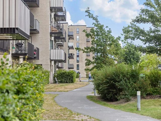 3 værelses lejlighed i Oasen beliggende på 2. sal med stor sydvendt altan