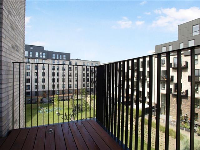 3 værelses lejlighed med altan, København S, København