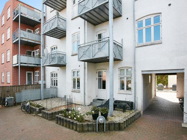 3 værelses lejlighed på 75m2 med altan