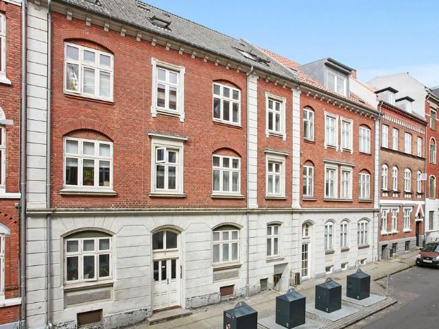 3 værelses lejlighed på 91m2 med altan