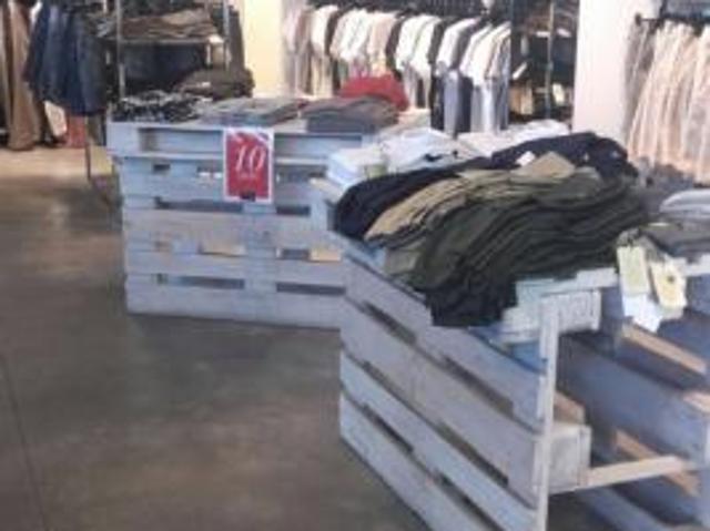 3 Vetrine in vendita a Firenze, Settignano