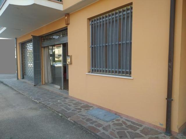 3 Vetrine in vendita a Santarcangelo di Romagna