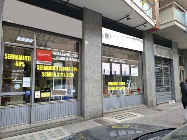 3 Vetrine in vendita a Torino