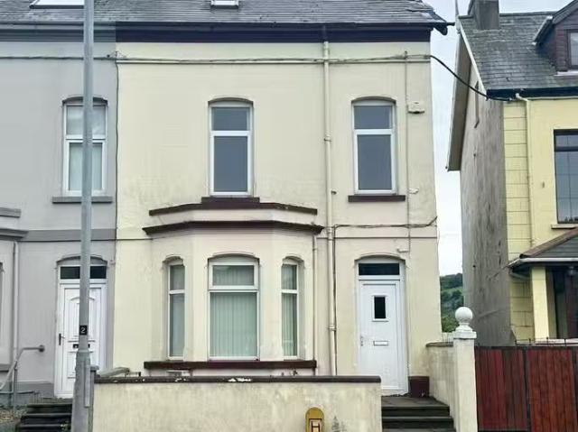 3 Victoria Road
