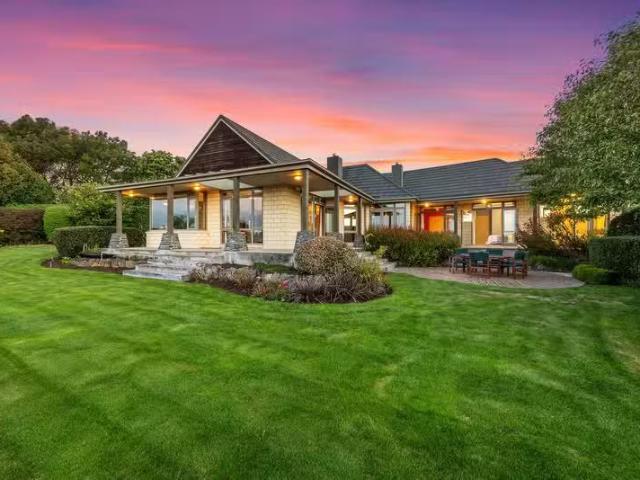 3 Watlings Place, Kennedys Bush, NZ 8025 House for Sale