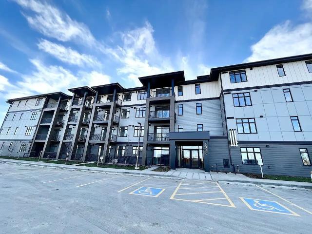 3 years old, Cozy 1 Bedroom 1 Bath Condo in Seton