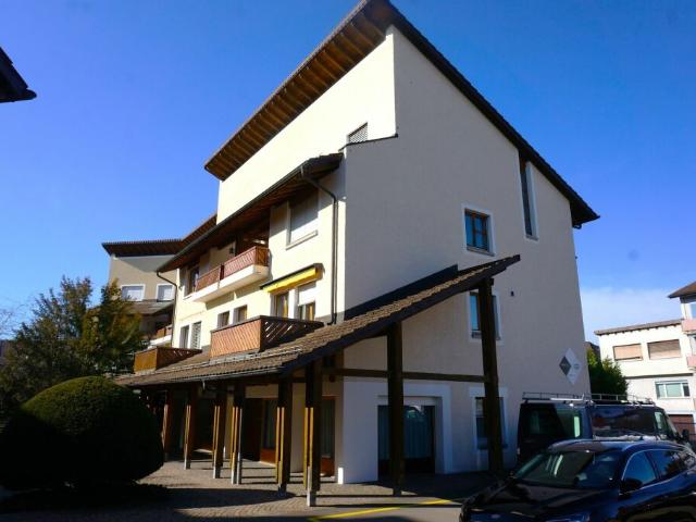 3½ Zi. Maisonette Wohnung OG2 und Tiefgaragenplatz im Dorfzentrum