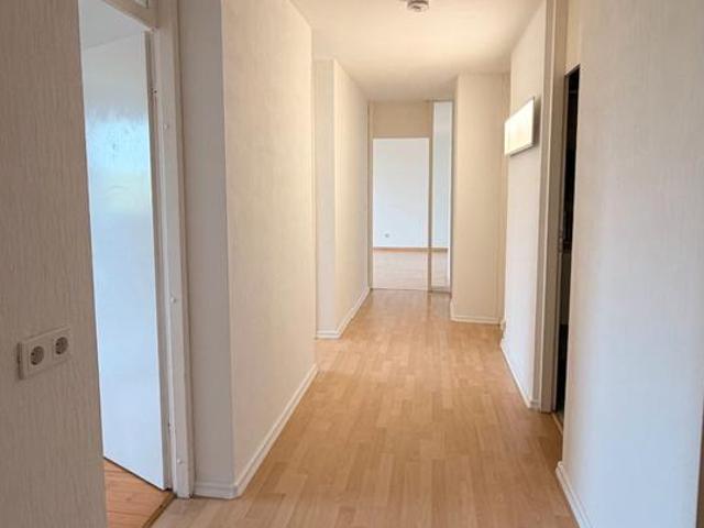 3 Zi. Eigentumswohnung mit Balkon in Frankfurt Fechenheim