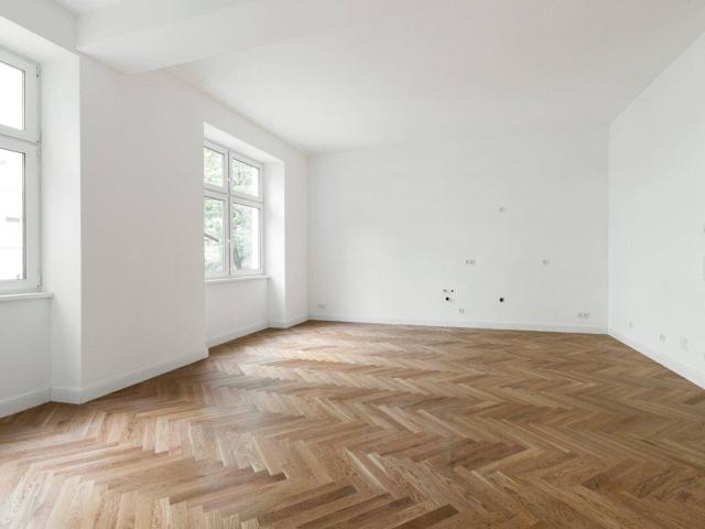 3 Zi. Erstbezug mit Loggia im Luxus Altbau!