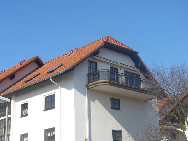 3 Zi. KÜ. Bad, G WC, Balkon DG Wohnung mit Penthouse Charakter