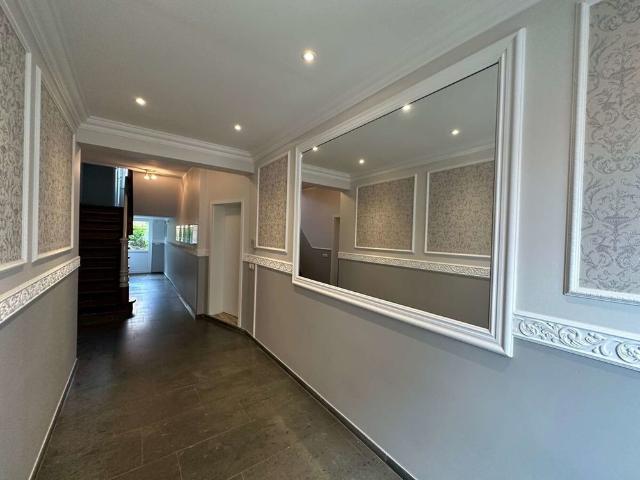 3 Zi. Wohnung mit Balkon und Laminat MD.